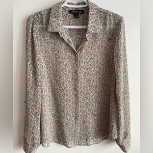 BNWT Flowy blouse - medium